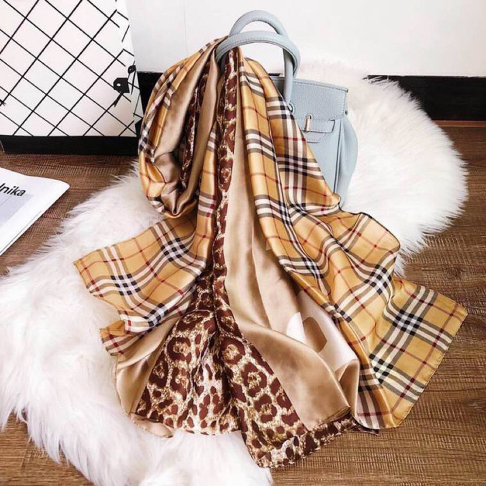 Bv*b*rry Scarf